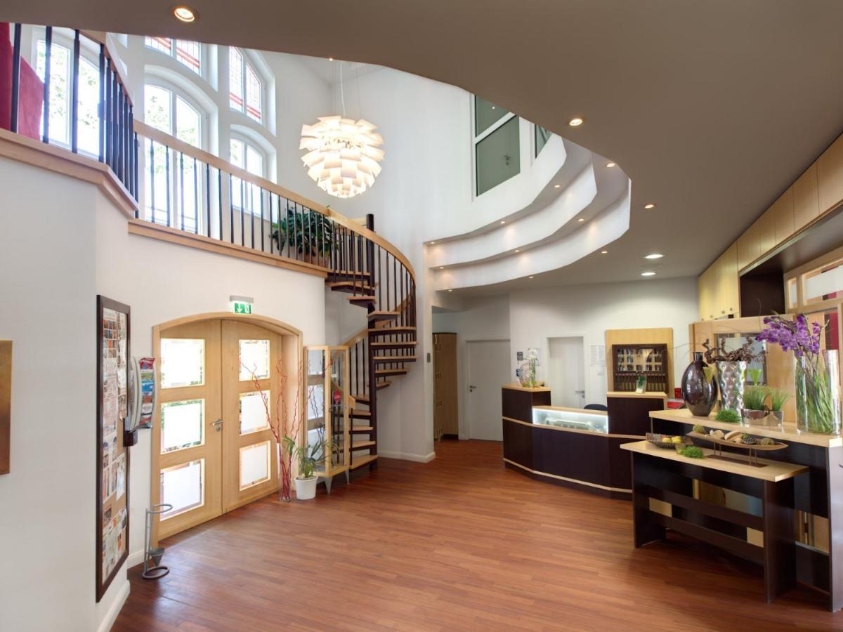 Germania Hotel Am Schlosspark Meyenburg  Экстерьер фото